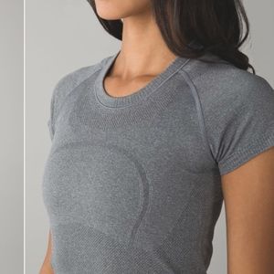 Lululemon Swiftly Tech Short Sleeve Crew - Size 8